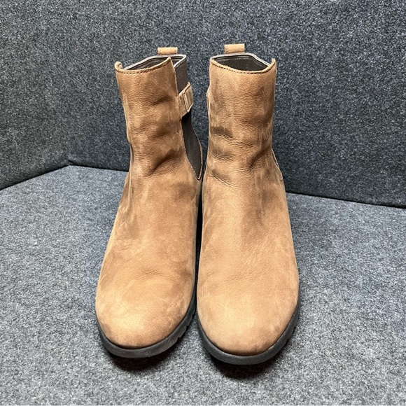 UGG Women's Indra waterproof wedge boot in the stout color and size 9.5 - Picture 3 of 10